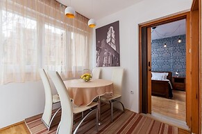 Split Apartments with Hotel Service