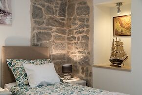 Split Apartments with Hotel Service