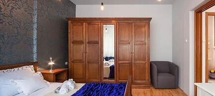 Split Apartments with Hotel Service