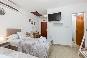 Split Apartments with Hotel Service