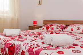 Split Apartments with Hotel Service