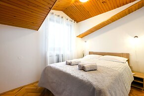 Split Apartments with Hotel Service