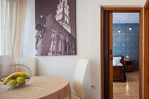 Split Apartments with Hotel Service