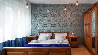 Split Apartments with Hotel Service