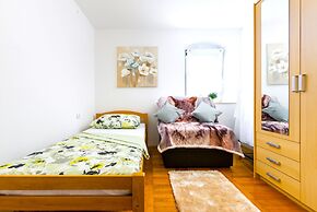 Split Apartments with Hotel Service