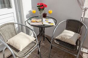 Split Apartments with Hotel Service