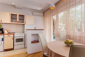 Split Apartments with Hotel Service