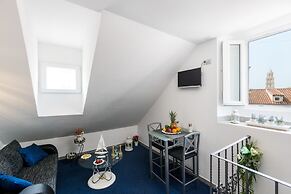 Split Apartments with Hotel Service