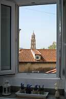 Split Apartments with Hotel Service