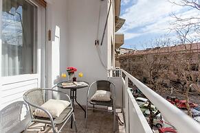 Split Apartments with Hotel Service