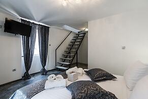 Split Apartments with Hotel Service