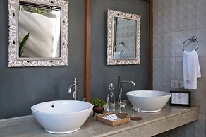 KeRensia Private Pool Villas