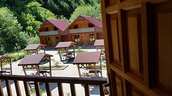 Uzungol Bungalow House