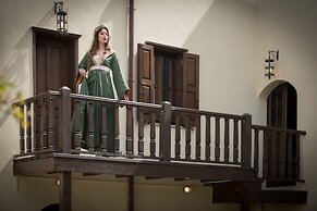 Lemuria Manor, Wine Dark Sea Villas