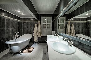 Lemuria Manor, Wine Dark Sea Villas