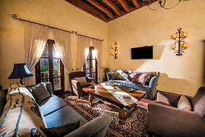 Lemuria Manor, Wine Dark Sea Villas