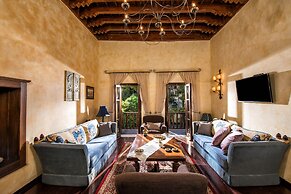 Lemuria Manor, Wine Dark Sea Villas