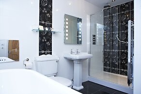 The Villa Wrea Green