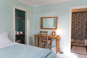 The Blue Room - Charming Studio, Great Location!  by RedAwning