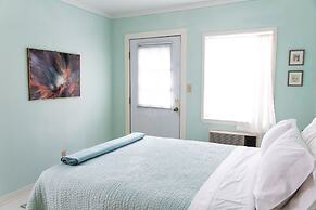 The Blue Room - Charming Studio, Great Location!  by RedAwning