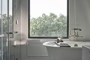 Mai House Saigon Hotel