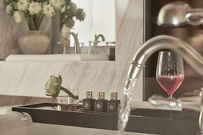 Mai House Saigon Hotel