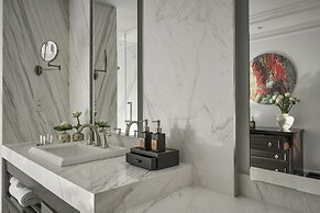 Mai House Saigon Hotel