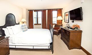 Ritz Carlton Vail #212 2 Bedroom Condo by RedAwning