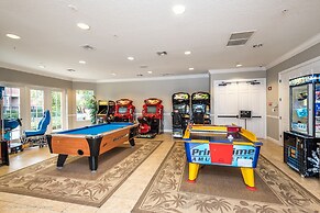 Villa Manuel Lakeview  3 Bedroom Condo by RedAwning