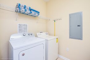 Villa Manuel Lakeview  3 Bedroom Condo by RedAwning