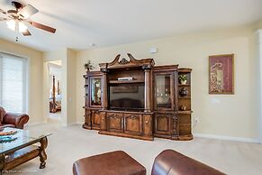 Villa Manuel Lakeview  3 Bedroom Condo by RedAwning