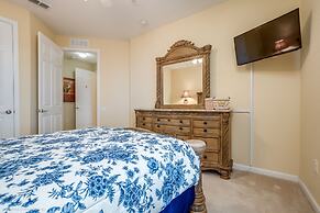 Villa Manuel Lakeview  3 Bedroom Condo by RedAwning