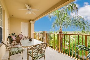 Villa Manuel Lakeview  3 Bedroom Condo by RedAwning