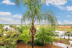 Villa Manuel Lakeview  3 Bedroom Condo by RedAwning