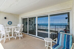 Beach Cottage Look Condo, Ocean View from Spacious Balcony by RedAwnin