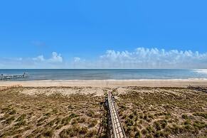 Beach Cottage Look Condo, Ocean View from Spacious Balcony by RedAwnin