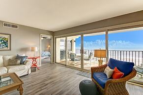 Beach Cottage Look Condo, Ocean View from Spacious Balcony by RedAwnin