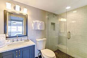 Beach Cottage Look Condo, Ocean View from Spacious Balcony by RedAwnin