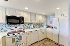 Beach Cottage Look Condo, Ocean View from Spacious Balcony by RedAwnin