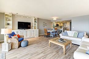 Beach Cottage Look Condo, Ocean View from Spacious Balcony by RedAwnin