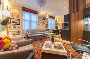 Venus Apartments - The Actor´s Den