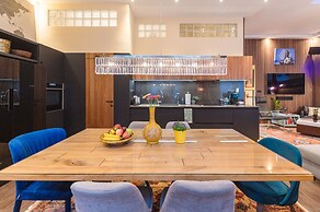 Venus Apartments - The Actor´s Den