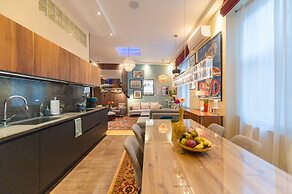 Venus Apartments - The Actor´s Den