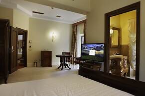Borgo Pilotti Hotel & Restaurant