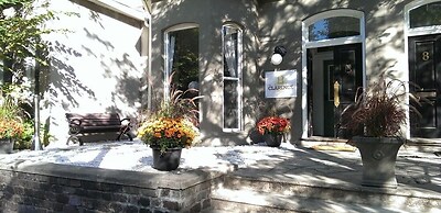 The Clarence Park - Hostel