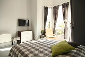 The Clarence Park - Hostel