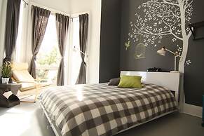 The Clarence Park - Hostel