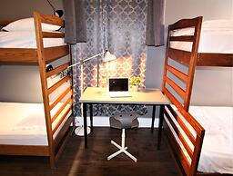 The Clarence Park - Hostel