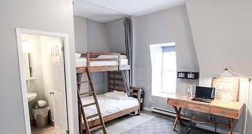 The Clarence Park - Hostel