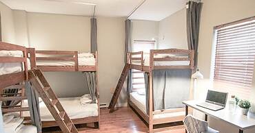 The Clarence Park - Hostel